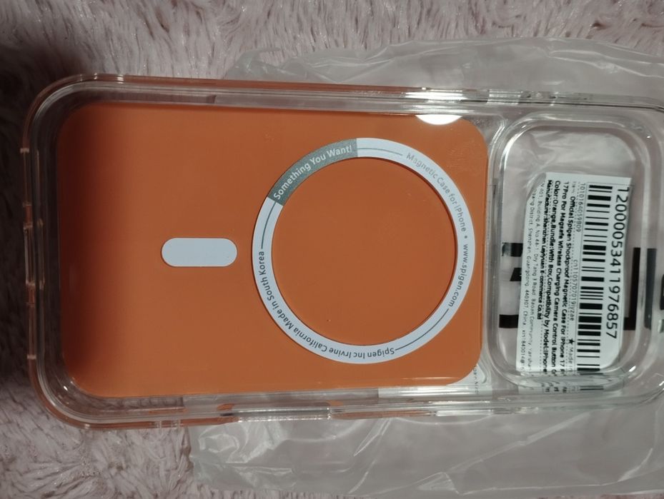 Capa Spigen para iPhone 17 Pro nova nunca usada