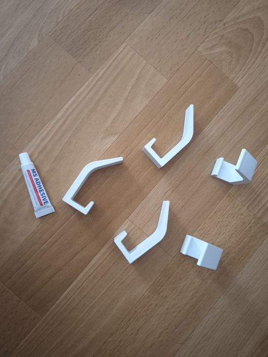 Wieszaki łazienkowe