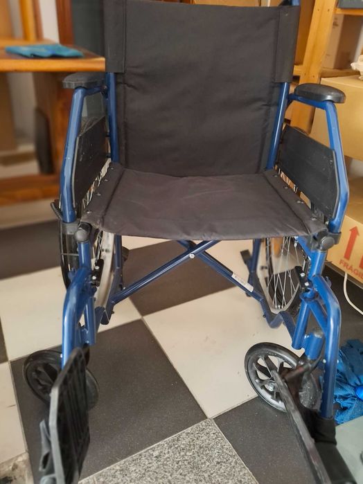 Vendo cadeira de rodas