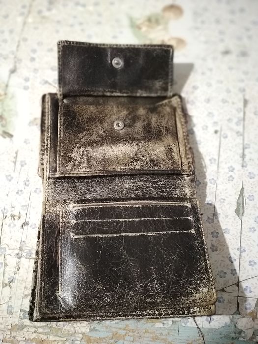 Vendo carteira de homem bom estado