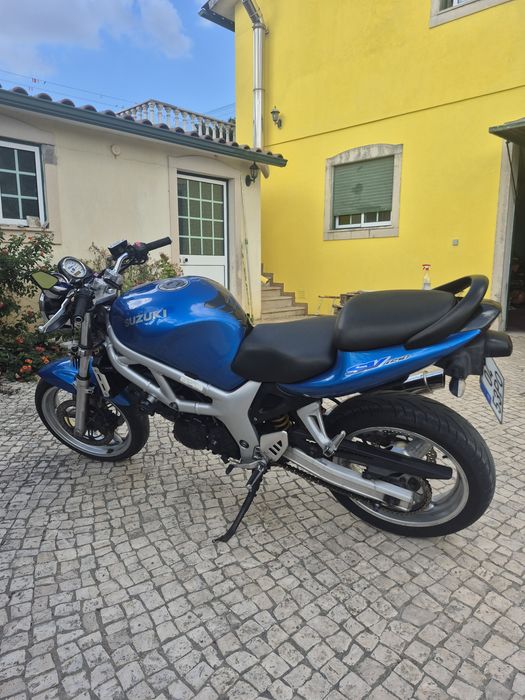 Suzuki SV650 — 2000 — 41.000 km — limitada a 25 kW no livrete