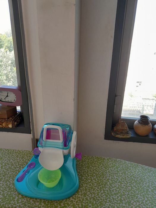 Vendo Máquina de Gelados FROZEN de Brincar para Criança como nova
