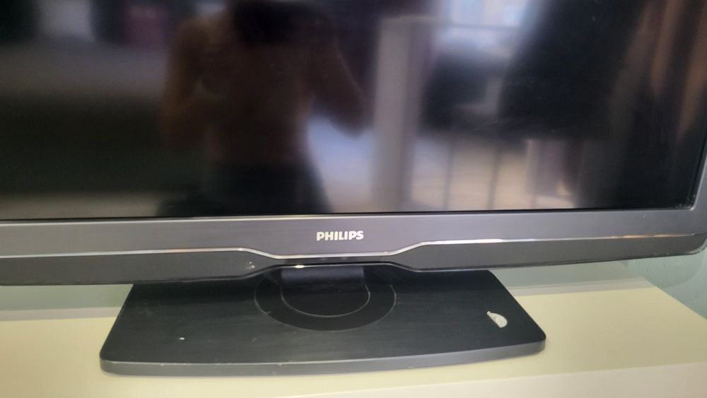 Телевізор Philips 32" Ambilight
