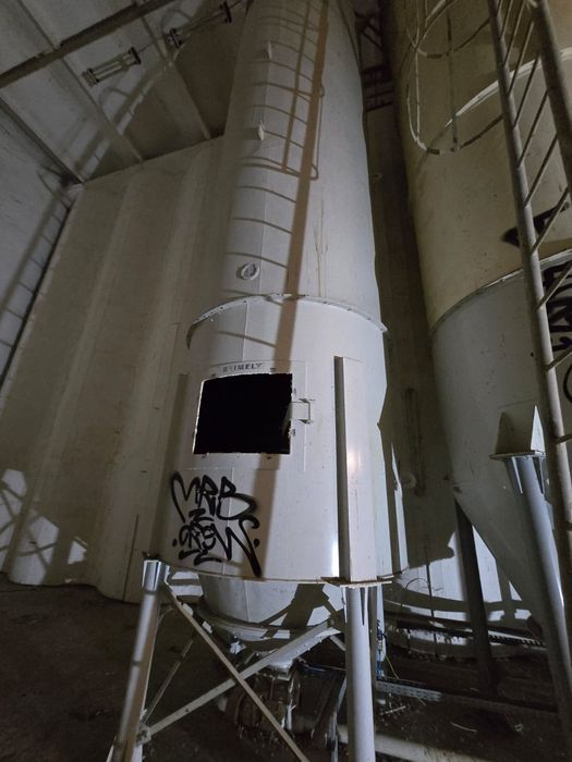 Silos po mące wysokość 9 m, 27m³
