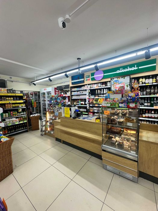 Sprzedam prosperujący sklep z branży spożywczej