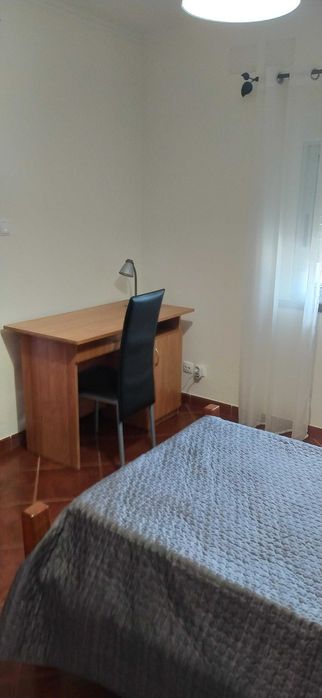 Quartos para Alugar a Alunos da Escola de Hotelaria do Estoril