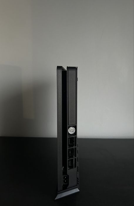 PS4 Slim 500Gb + Comando