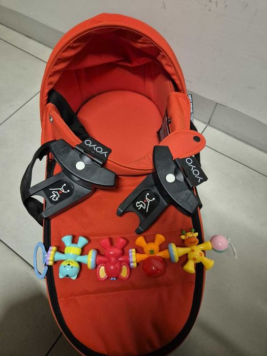 Gondola do wózka YOYO by BABYZEN – kolor czerwony