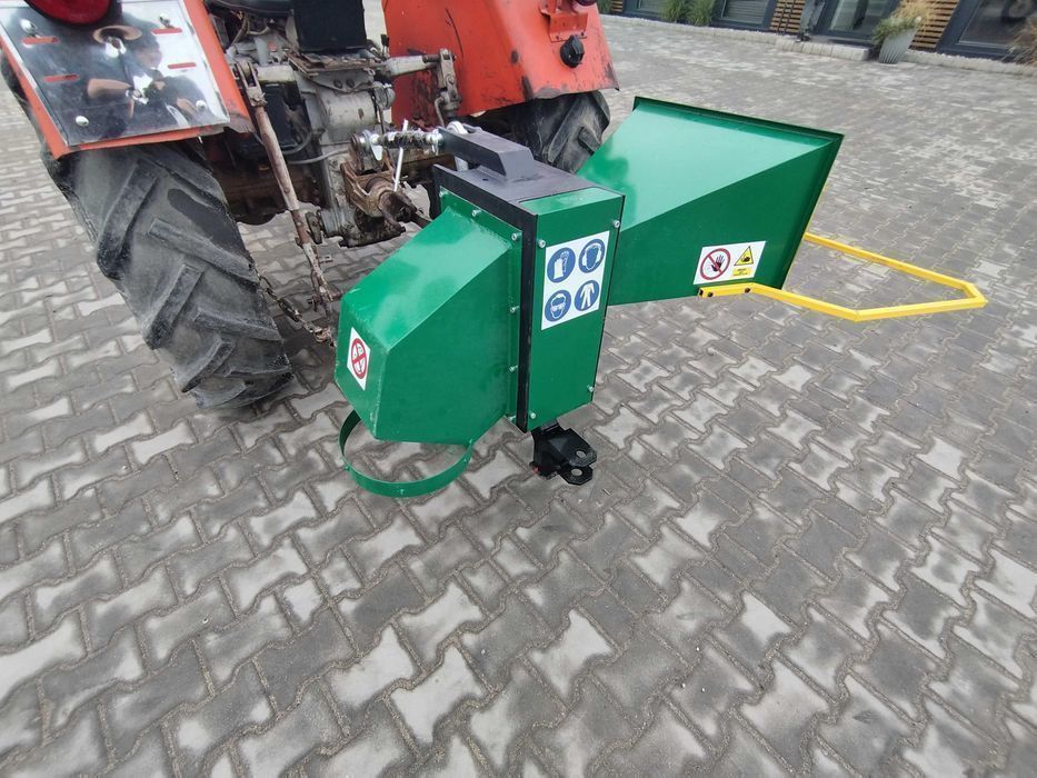 Rębak Do Gałęzi 8/11 cm Drewna Sam Ciągnie Rozdrabniacz Do Traktora