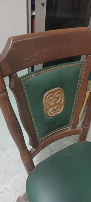 Mesa de jogos com 2 cadeiras