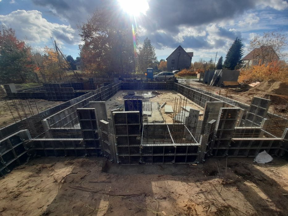 Wynajem szalunki ścienne fundamenty ławy stopy mur oporowy płyty tekko pcv montaż transport