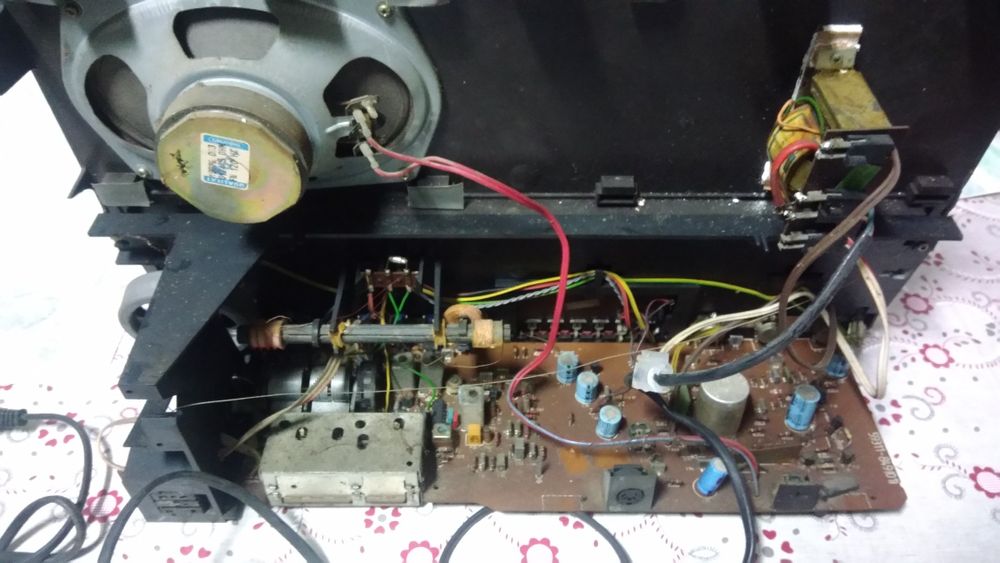 Radio antigo grundig