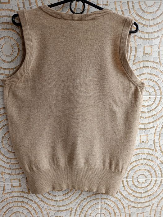 Жилетка на мальчика, бренд GANT. 100%шерсть.