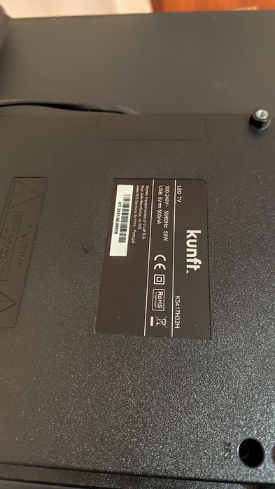 Smart TV de 32 polegadas Kunft - Bom Estado 
 – Bom estado