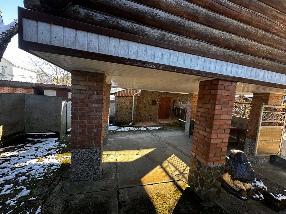 Продається будинок в с. Угля