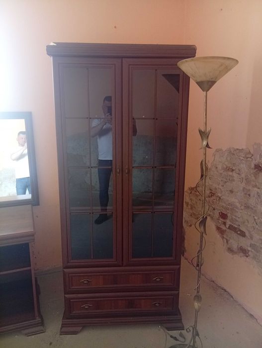 Sprzedam komody witryna lustro