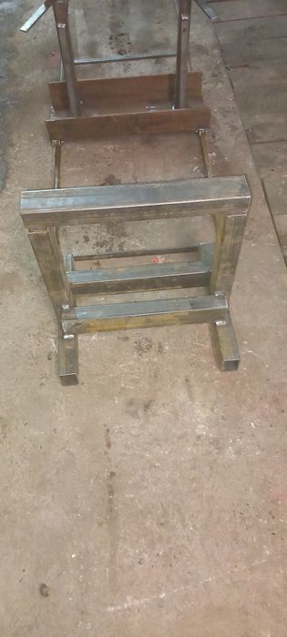 Wózek do rozjerzdzania rozpoławiania ciagnika