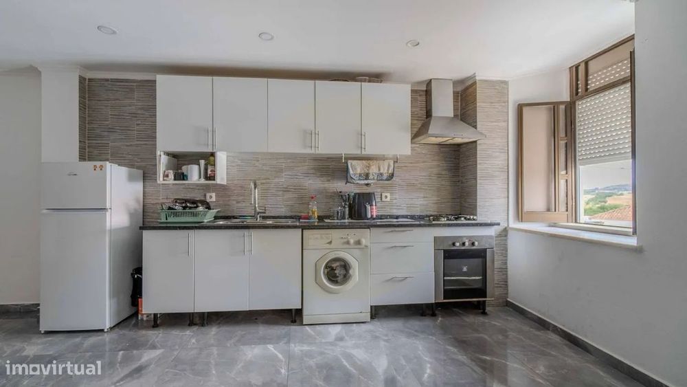 Apartamento T2 Remodelado | Gradil | Mafra