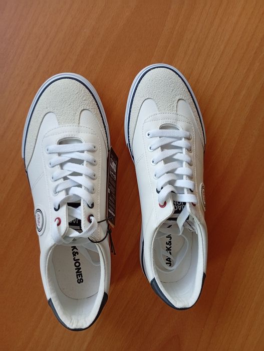 Sapatos brancos Jack e Jones tamanho 43
