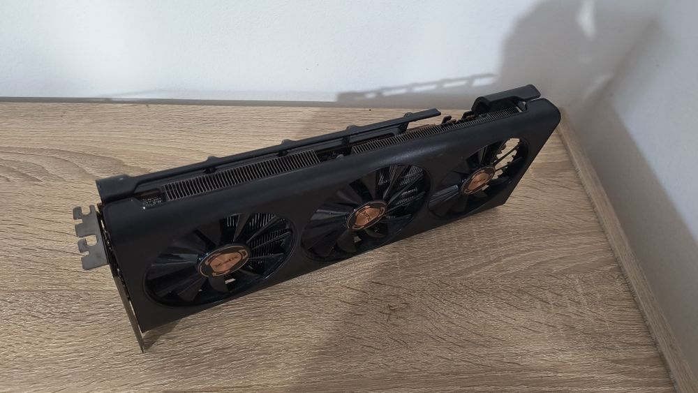 Placa gráfica AMD Radeon RX 5600xt 6gb xfx