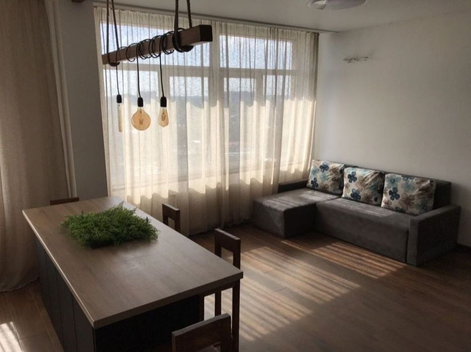 Срочно сдам 2 ком.квартиру в ЖК"Люксембург", ул.Средняя 24. Центр рядо