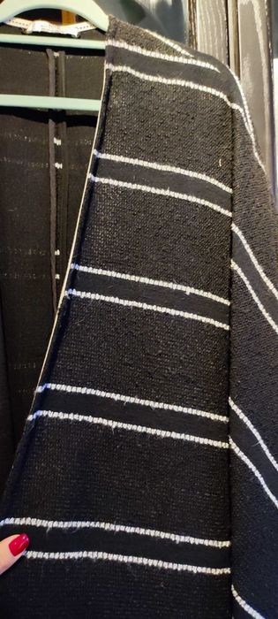 Ciepły sweter w poziome paski. Szerokie rękawy, Mango Suit Collection