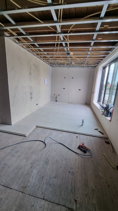 Гипсокартоные, и плиточные работы.