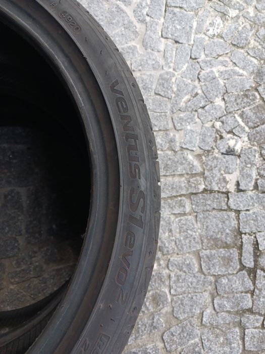 Vendo pneus semi-novos 245/35/19 Hankook