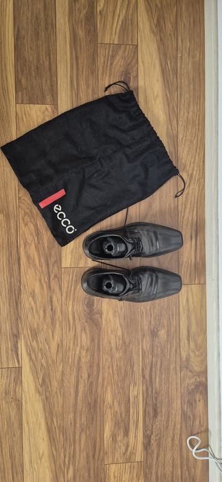 Lakierki, eleganckie buty Ecco 42