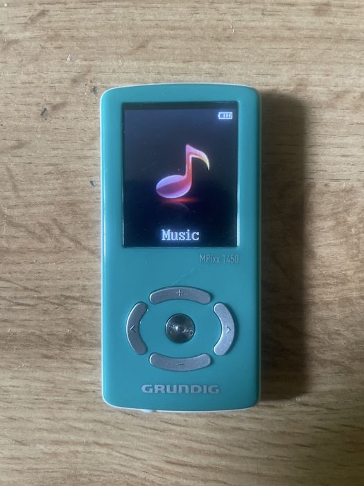MP3-плеер Grundig Mpixx 1450 с объемом памяти 4 ГБ в бирюзовом цвете.