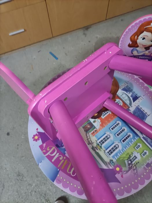 Mesa e duas cadeiras Princesa Sofia