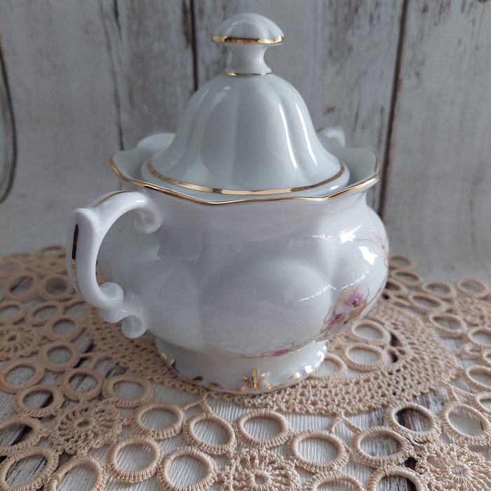 Cukiernica Gebrüder Schönau Sonneberg NRD z sowiecką pieczęcią i AVM s