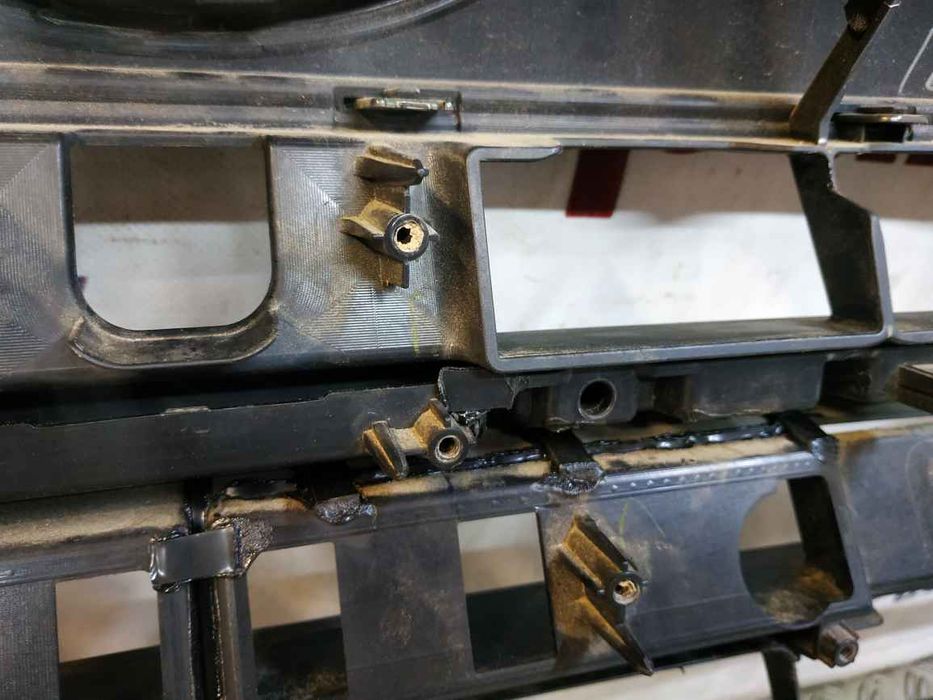 Toyota Lexus LX 15- решітка радіатора (1 підпаяна) RC1044 5310160570