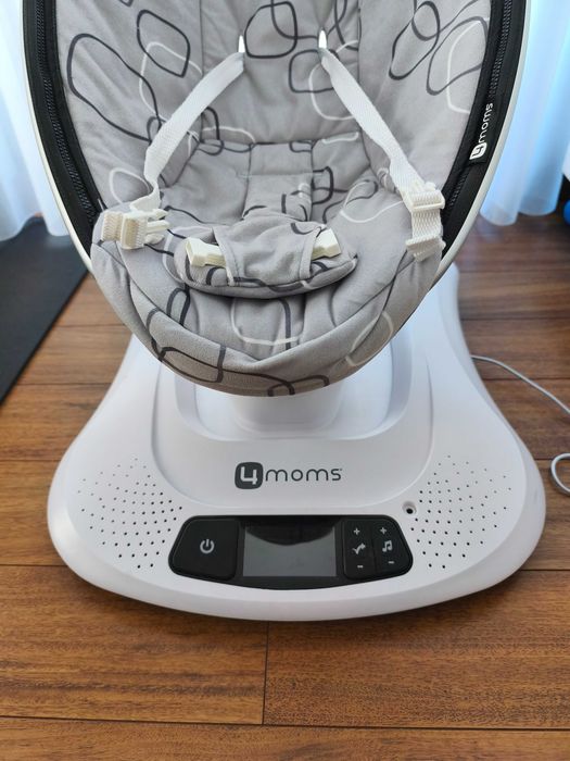 Espreguiçadeira mamaRoo 4moms (com redutor)