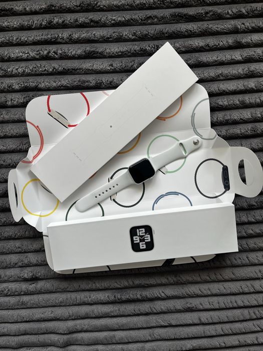 Apple Watch SE II gen. 40 cm