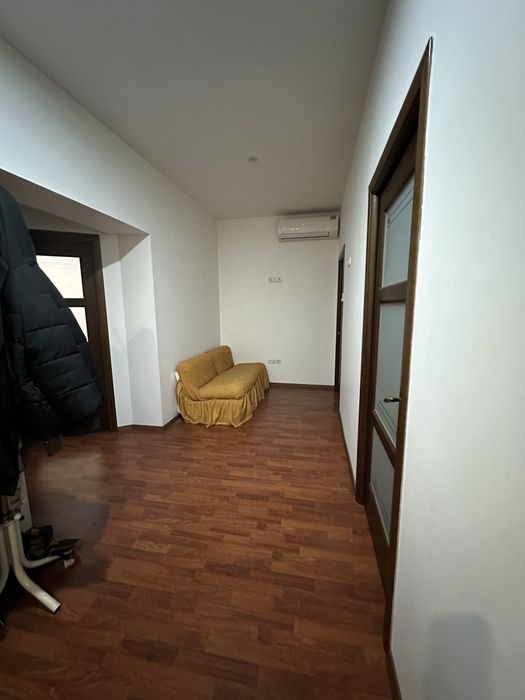 Підселення дівчини в окрему кімнату, р-н центр