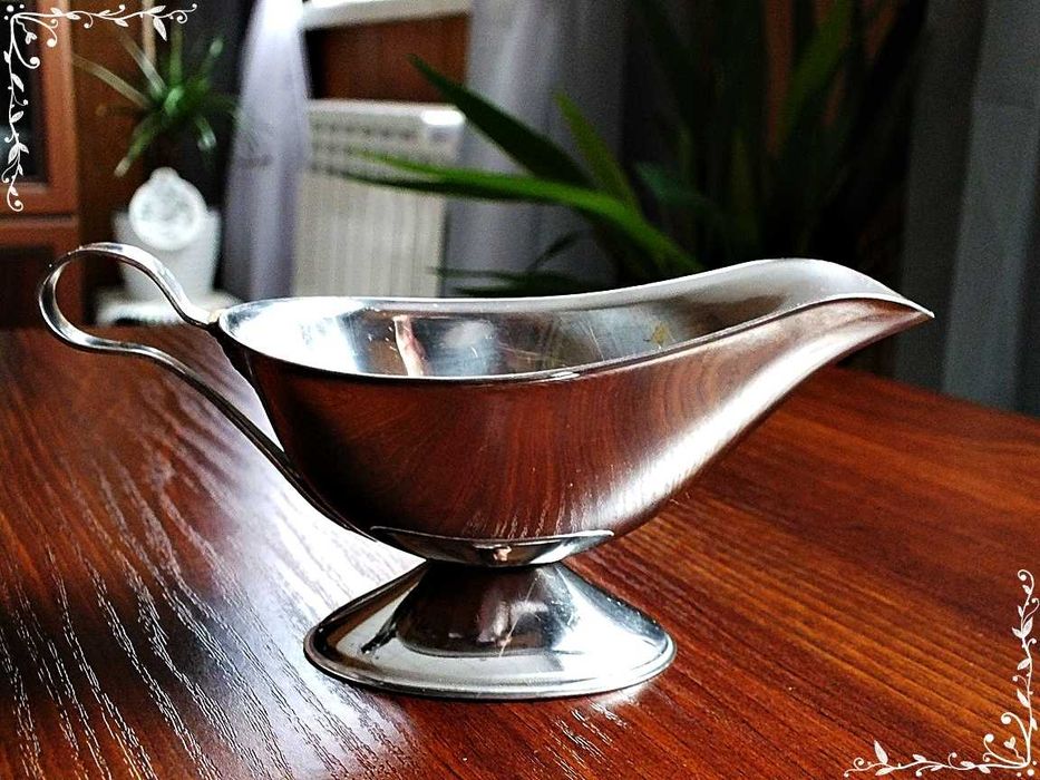 Stara metalowa sosjerka z PRL Chromowana stal nierdzewna
