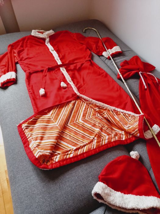 Strój Świętego Mikołaja, zestaw dziewięciu elementów