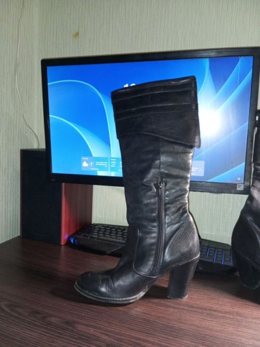 Шкіряні сапоги жіночі
