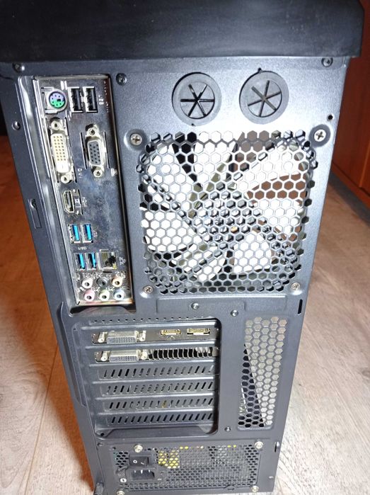 Komputer stacjonarny do prac biurowych/gier
