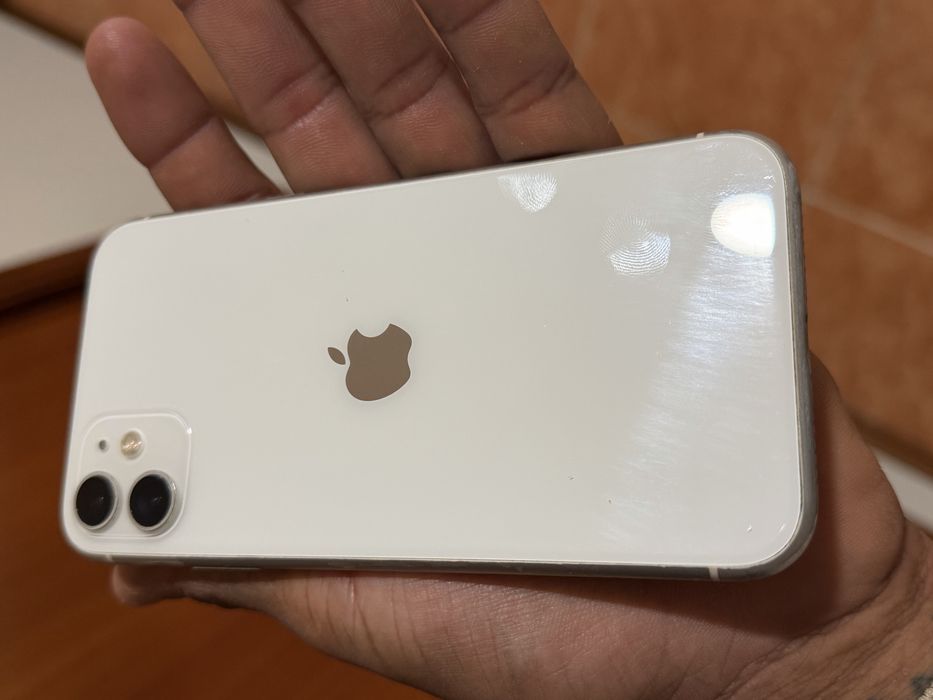 Iphone 11 64GB disponivel