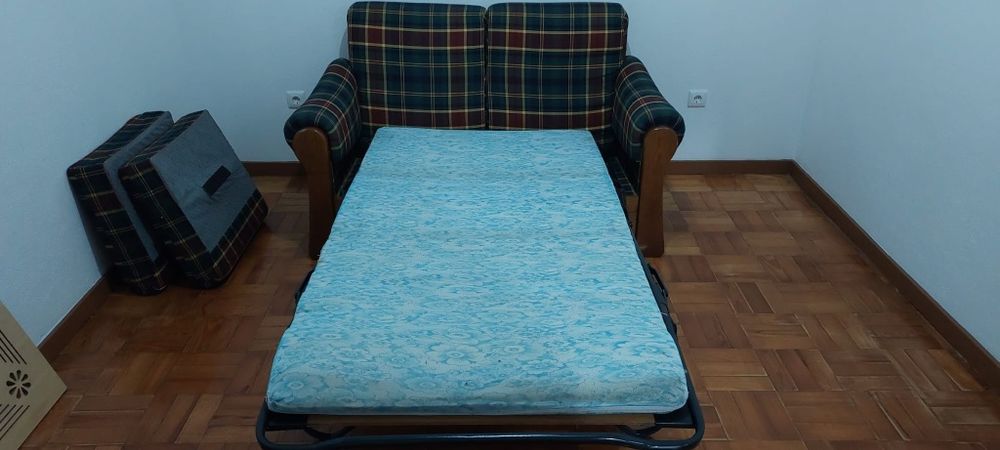 Sofá cama de madeira maciça