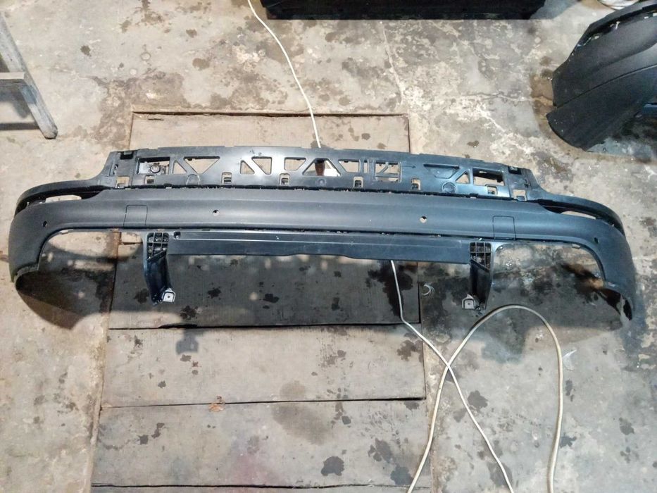 Середина заднего бампера Порше Каен (Porsche Cayenne