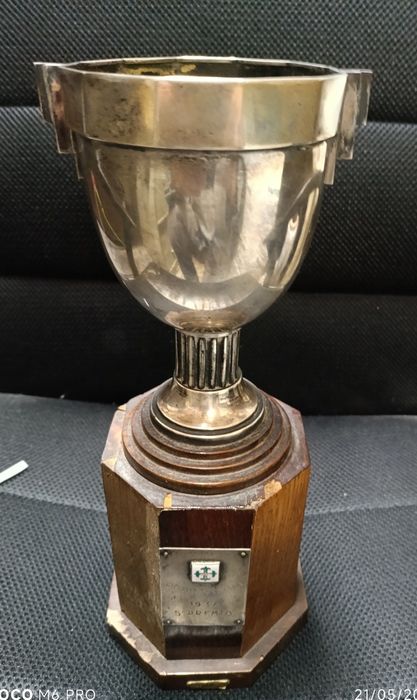 Antiga e rara taça em prata LPcontrastada, da L.P.