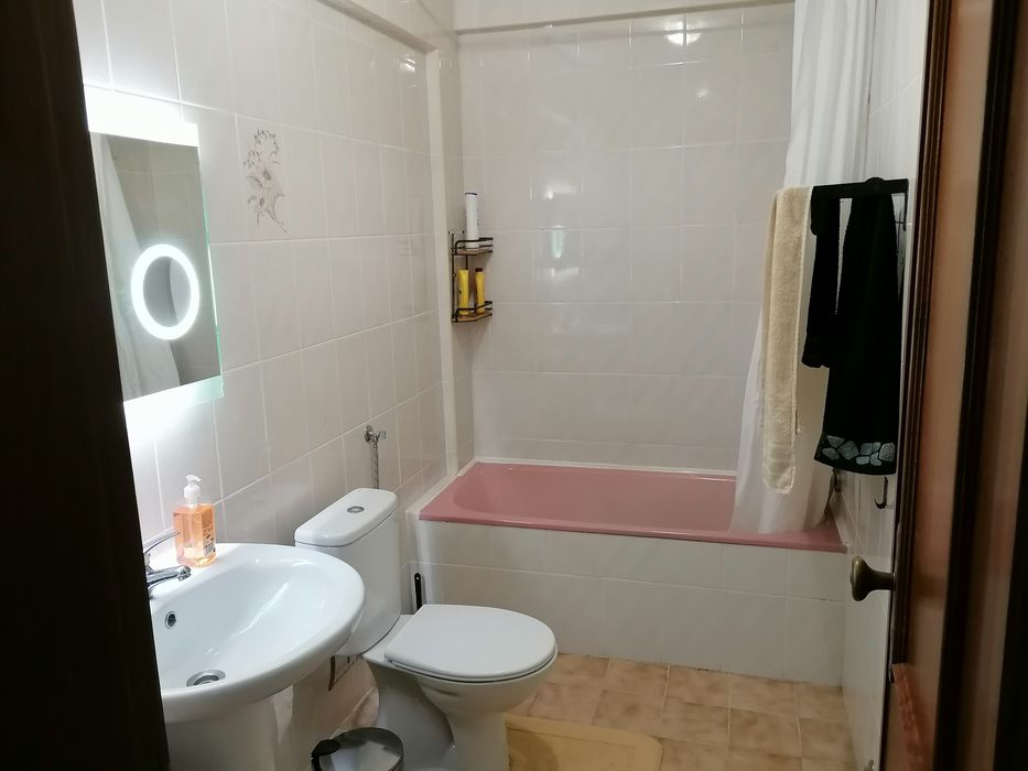 Vende-se T1 na praia da Barra