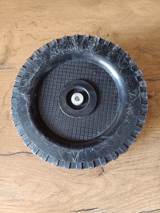 Różne kółka plastikowe