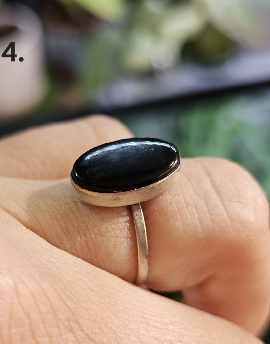 Stary srebrny pierścionek z onyksem, PRL