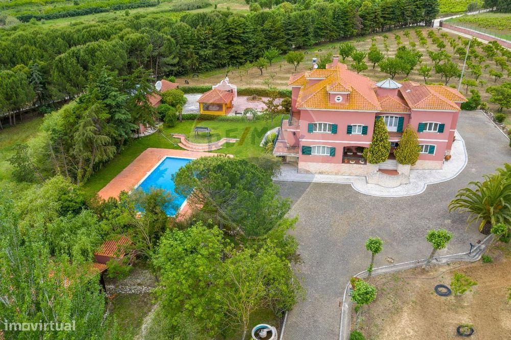 Moradia T5 para venda