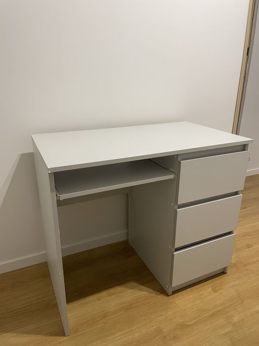 Biurko młodzieżowe