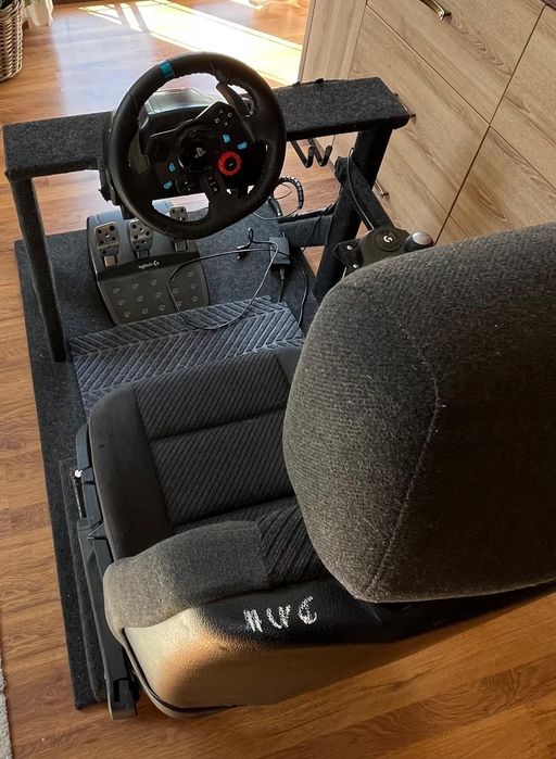 Kierownica Logitech g29 +stanowisko do jazdy